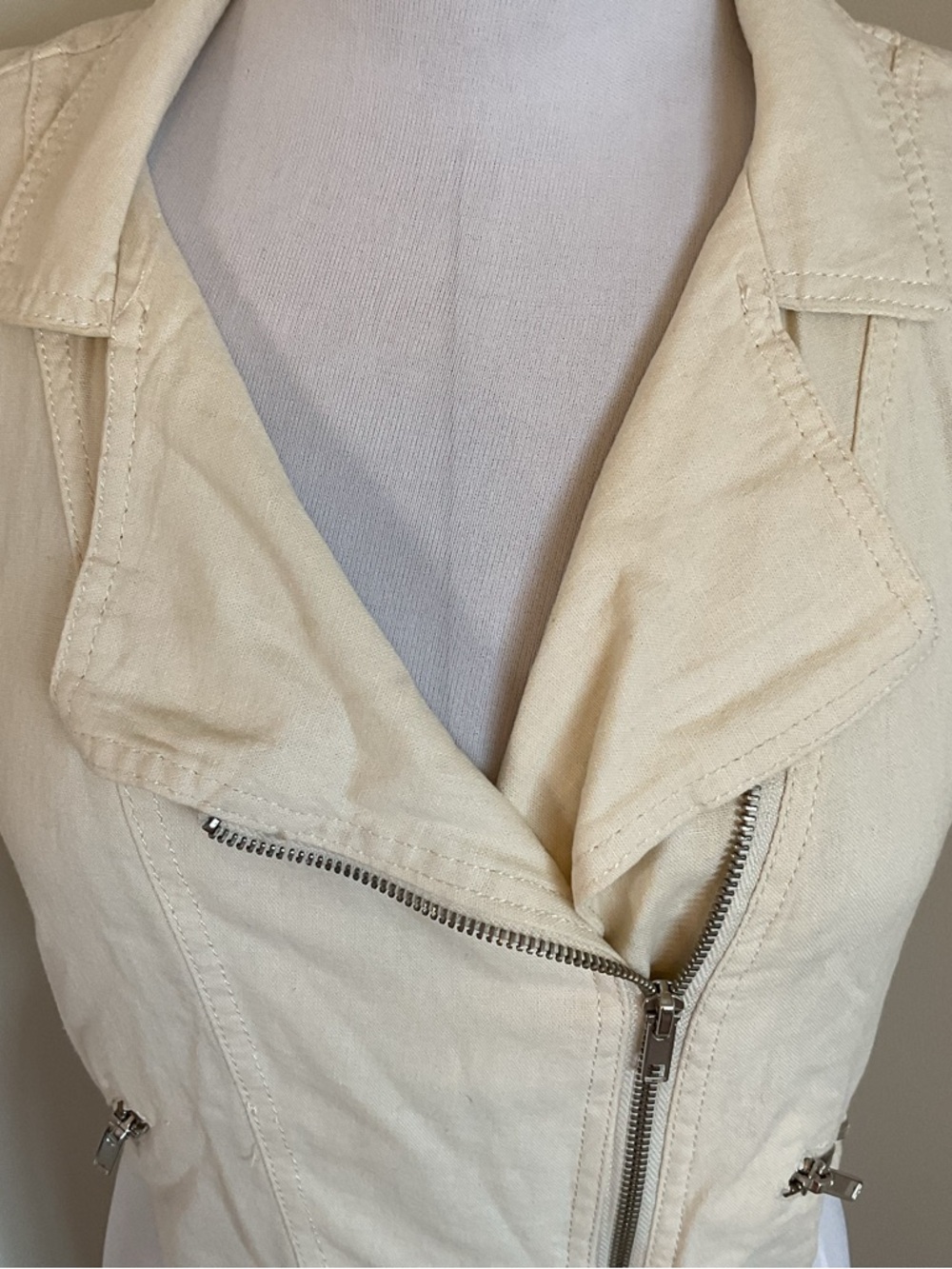 Body Central Cream Linen Blend Moto Vest Small Asymmetrical Zip Cropped - Picture 3 of 5